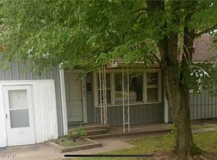 105 W Spring St, Ozark, AR 72949