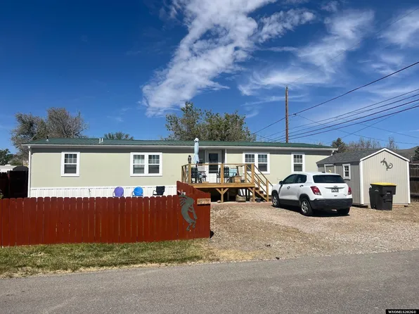 215 Madison St, Rawlins, WY 82301