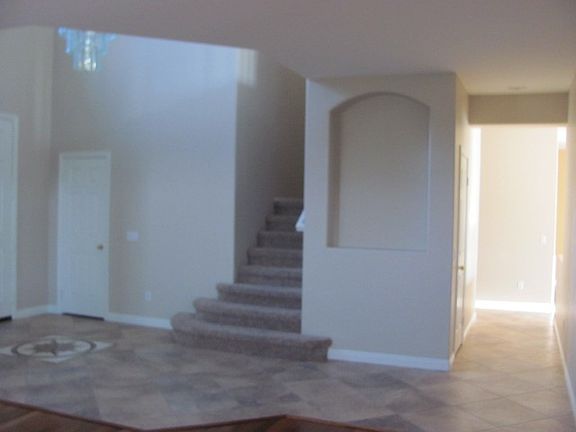 4th image of 15595 Oliver St