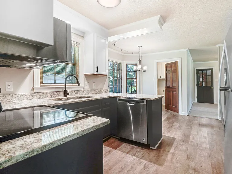 235 S Spence Ave — Photo 21