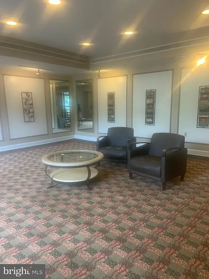 1 bed, 560 sqft, $1,850 — Photo 3