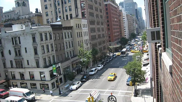 Rented by Siderow Residential Group | media 17