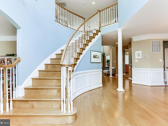 3rd image of 205 McLean Pl