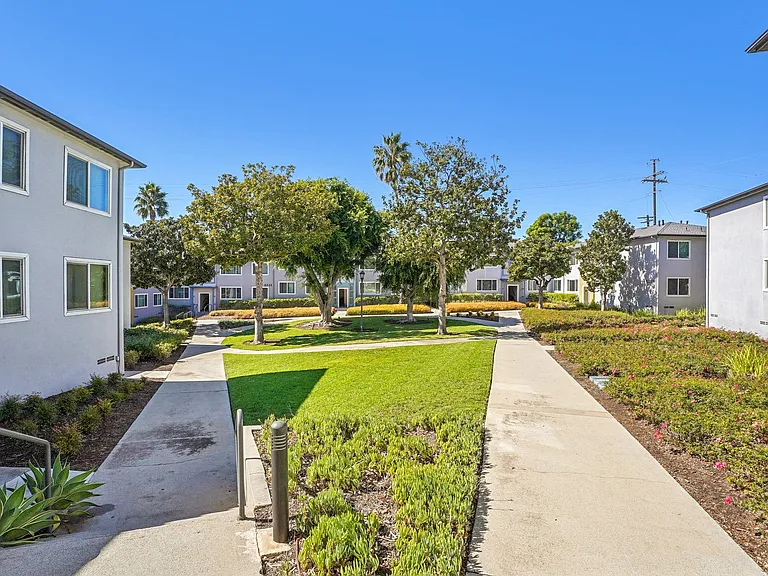 Ladera Townhouse — Photo 17