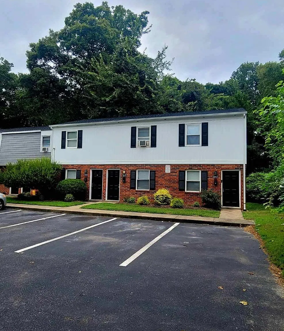 2 bed, 850 sqft, $1,195 — Photo 2