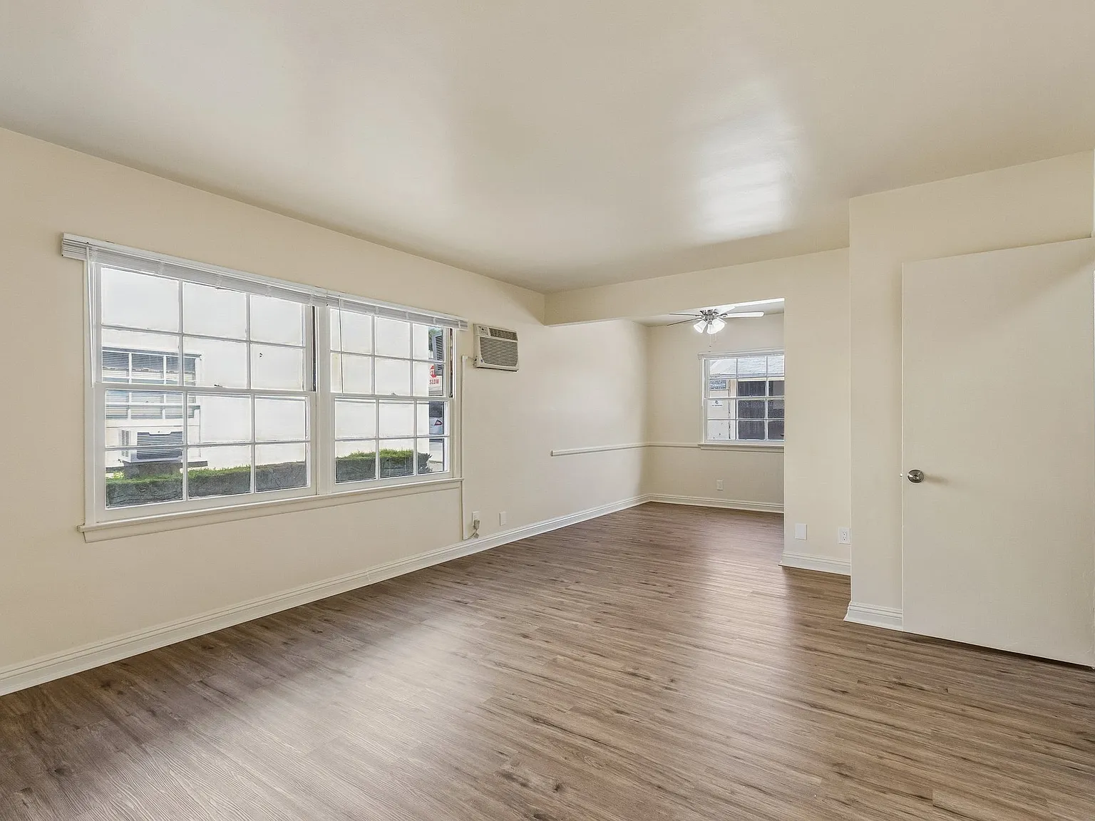 2 bed, 1.5 bath, 800 sqft, $2,195 — Photo 2