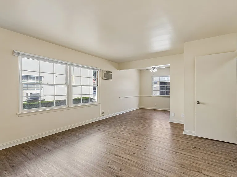 1325 E Wilson Ave #3 — Photo 2