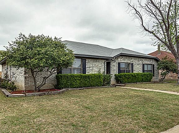 2nd image of 2405 Trenton Dr