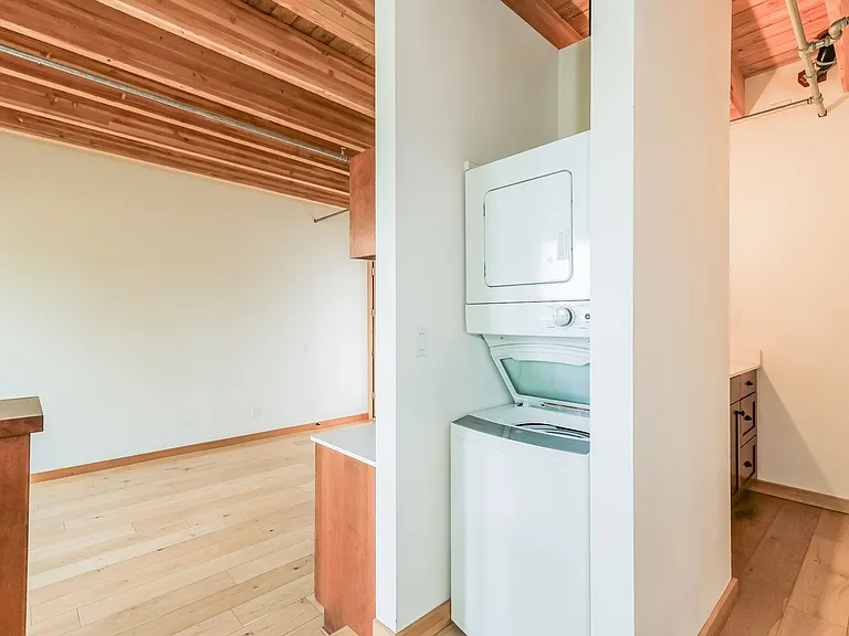1515 N Rosa Parks Way — Photo 25