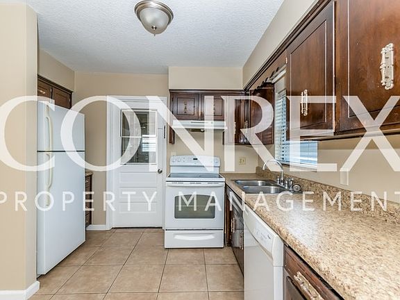 4th image of 2242 Chablis Ct W