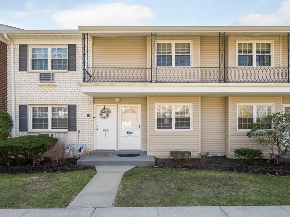 2808 Wilshire #2808, Oakdale, NY 11769