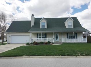 911 Crosswinds Dr, Shiloh, IL 62221