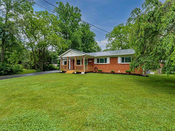 3rd image of 2327 E Brook Ln