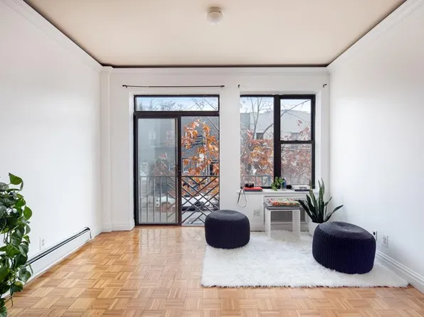 99 Kingsland Avenue image 1 of 20