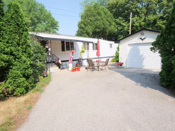 824 Hiawatha Dr E, Wabasha, MN 55981