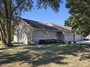 1150 S Greenfield Dr, Freeport, IL 61032