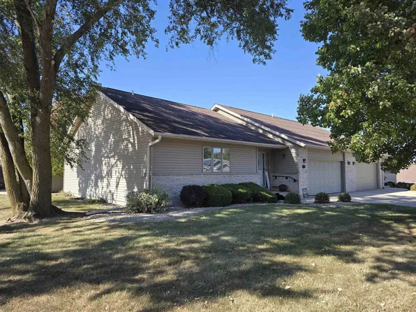 1150 S Greenfield Dr, Freeport, IL 61032
