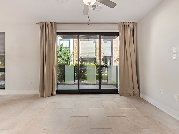 3rd image of 138 E Lexington Ave