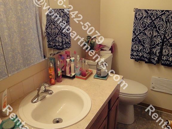 5th image of 3249 S 160th St APT 105