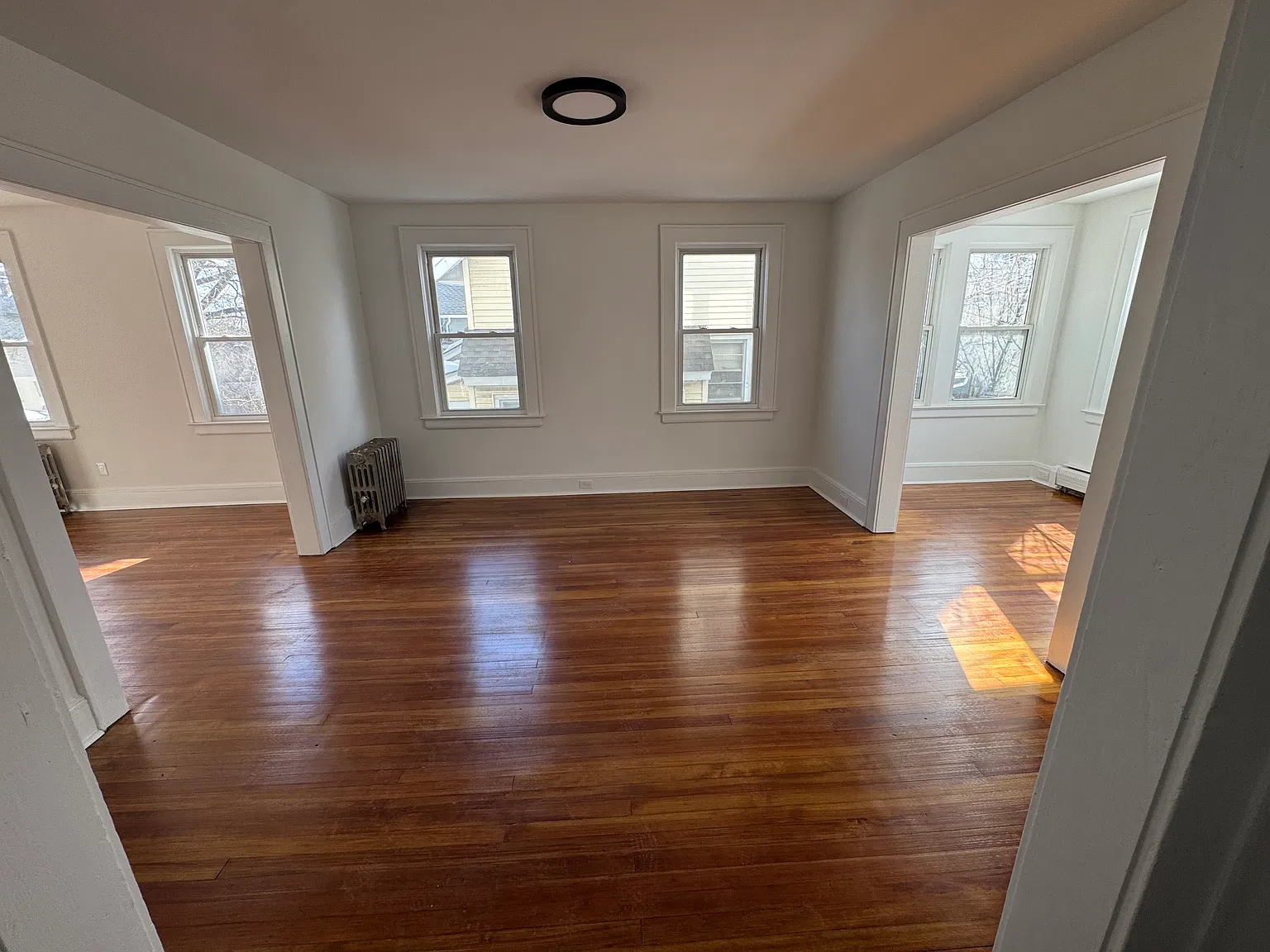 3 bed, $2,995 — Photo 4