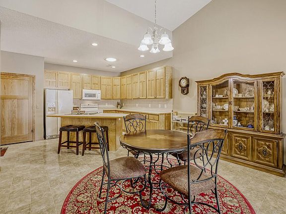 5th image of 11733 Spruce Dr