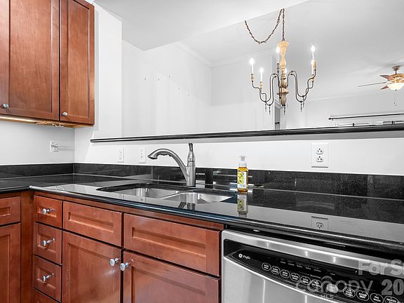 4th image of 721 Governor Morrison St Unit 430