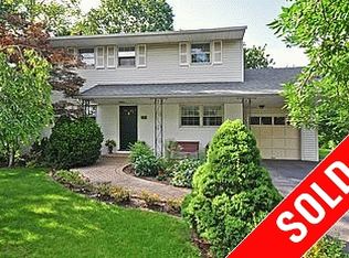 201 Howard St, Williston Park, NY 11596