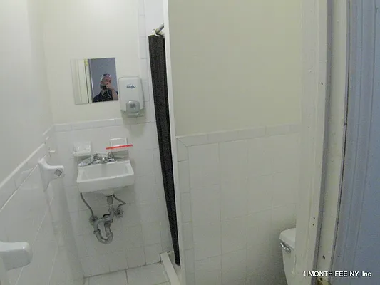 Rented by Uptown Property Group | media 12