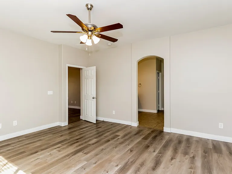9623 Vega Carpio Ave — Photo 10