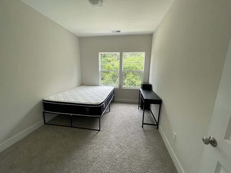 106 N Benjamine St — Photo 24