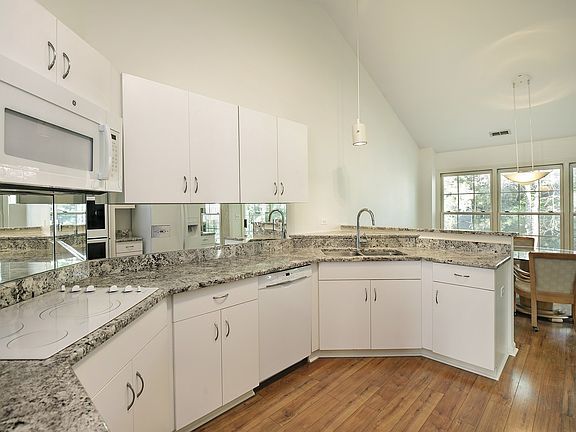 5th image of 103 Bucknel Ct #0