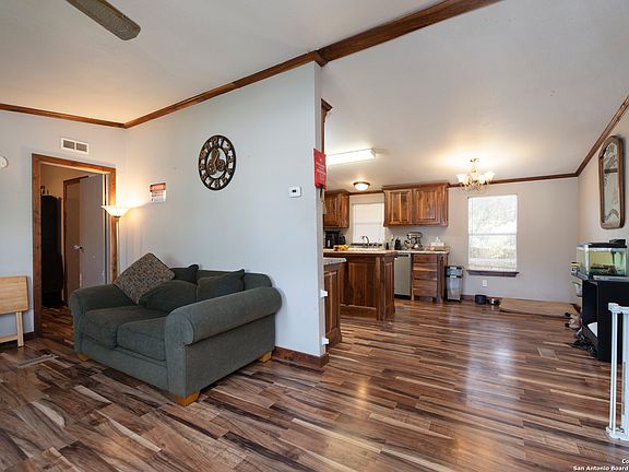 4th image of 1008 HIGHVIEW ST