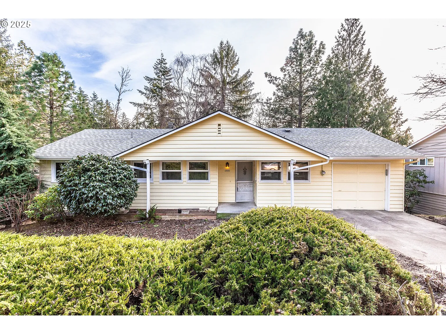2604 SW Mitchell Ct photo 1