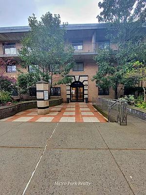 Rented by Metro Park Realty Inc | media 1