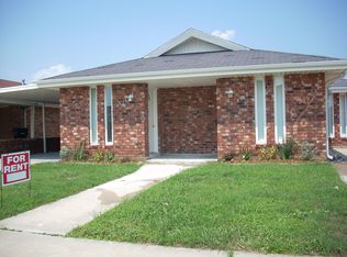 8505 Valor Dr, Chalmette, LA 70043