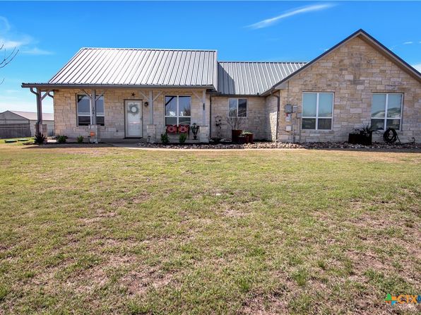 104 Oak Stone Dr, Jarrell, TX 76537