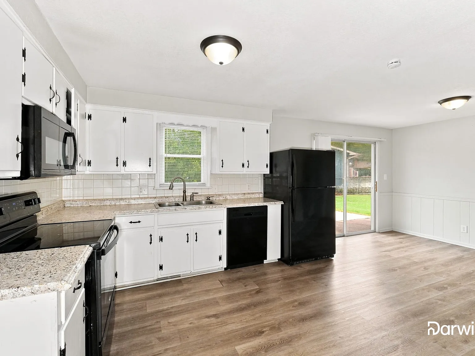 3 bed, 2.0 bath, 1100 sqft, $1,800 — Photo 3