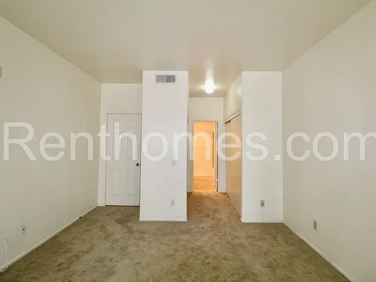 510 Camino De La Reina #104 — Photo 17