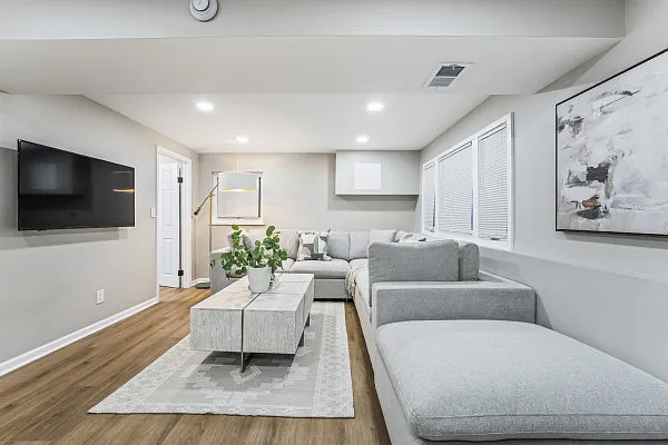 1410 N Lama Ln — Photo 7