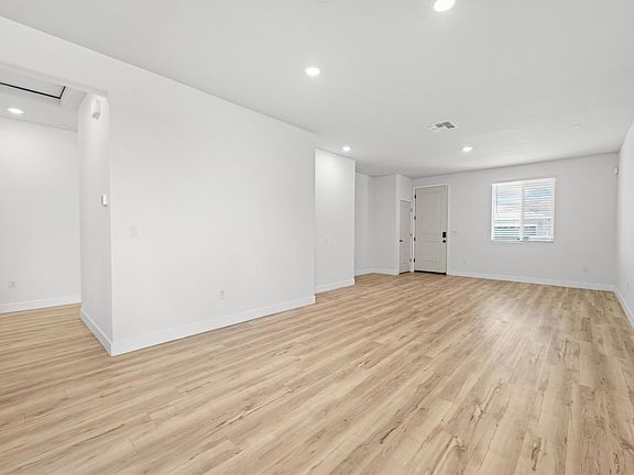 3rd image of 1165 Chapman Street
