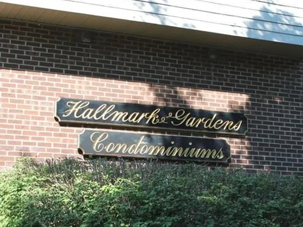 9 Hallmark Gdns, Burlington, MA