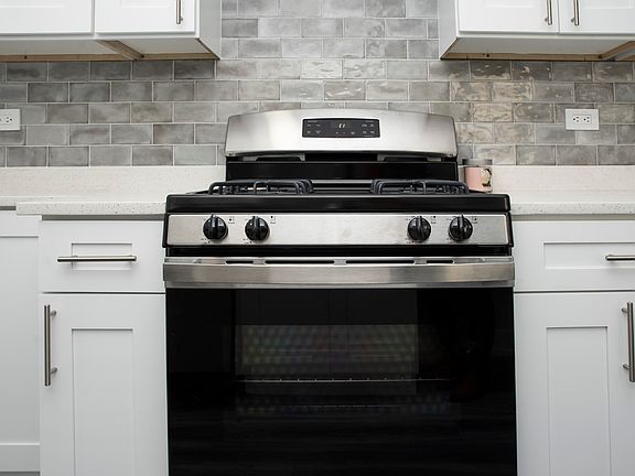 4th image of 3815-23 N Greenview Ave #20W-21