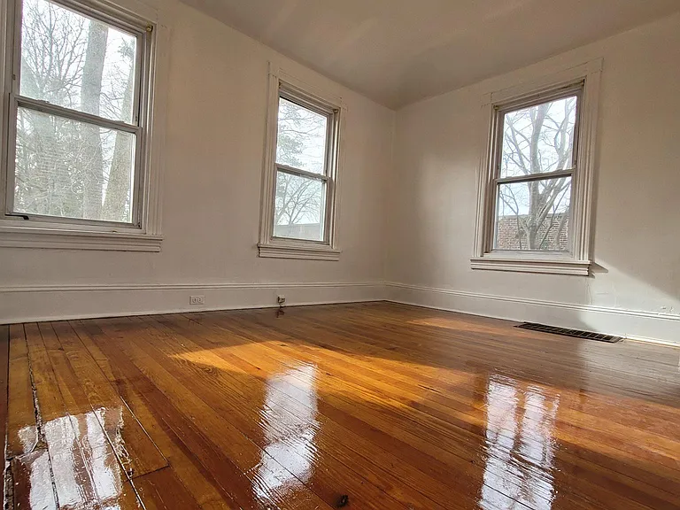 213 Lippincott Ave — Photo 11