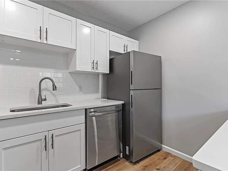 1701 Hawthorne Ave #1B — Photo 12