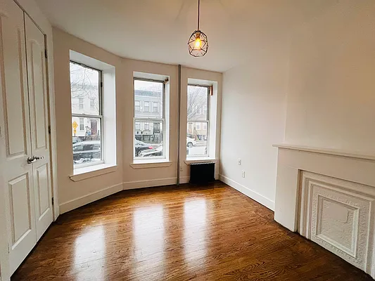 Rented by Pear NYC LLC | media 19