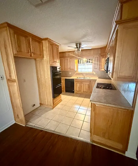 1365 W Hyman St — Photo 7