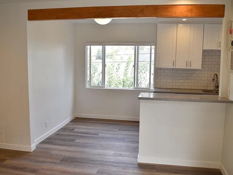 2310 S Bentley Ave #5 — Photo 3