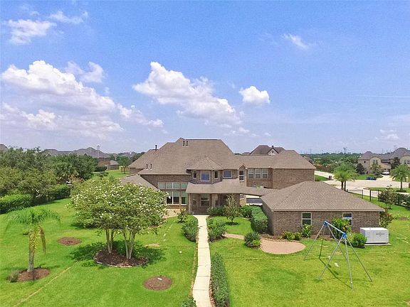 3rd image of 3985 Lake Star Dr