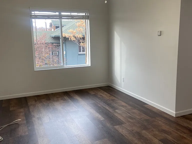 313 E 3rd Ave — Photo 2