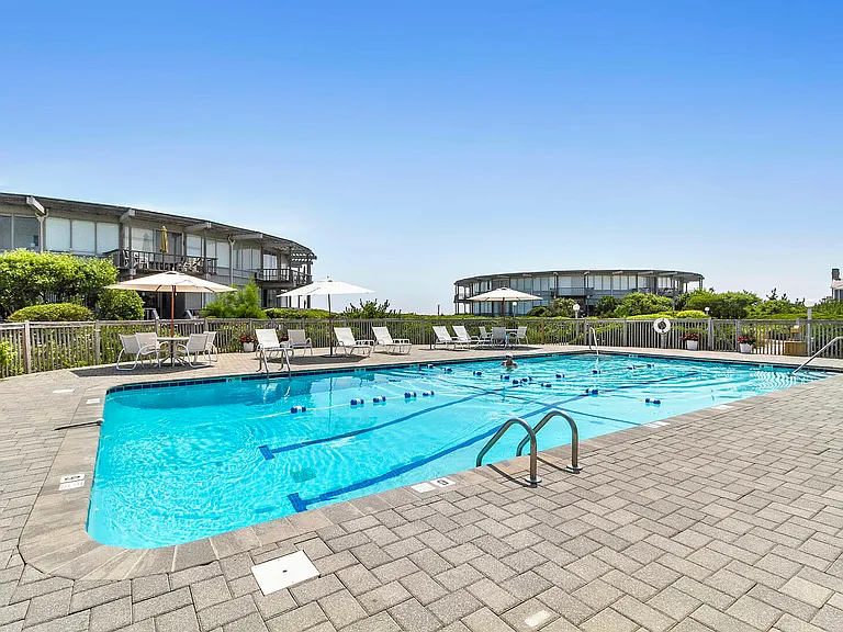 101 Dune Rd #D2 — Photo 7